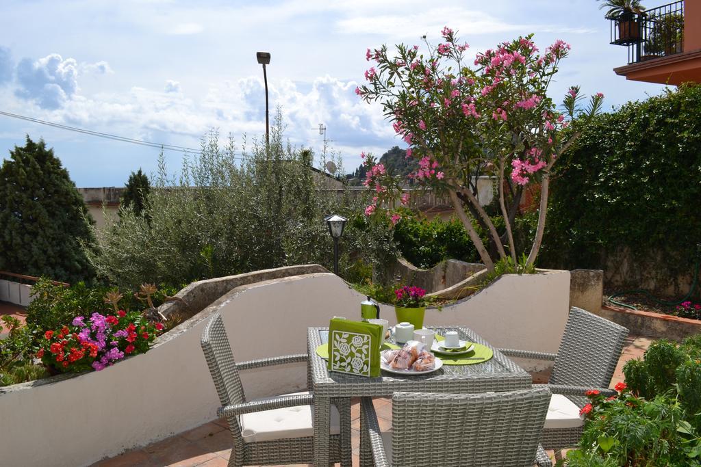 Charming Place Таормина Екстериор снимка