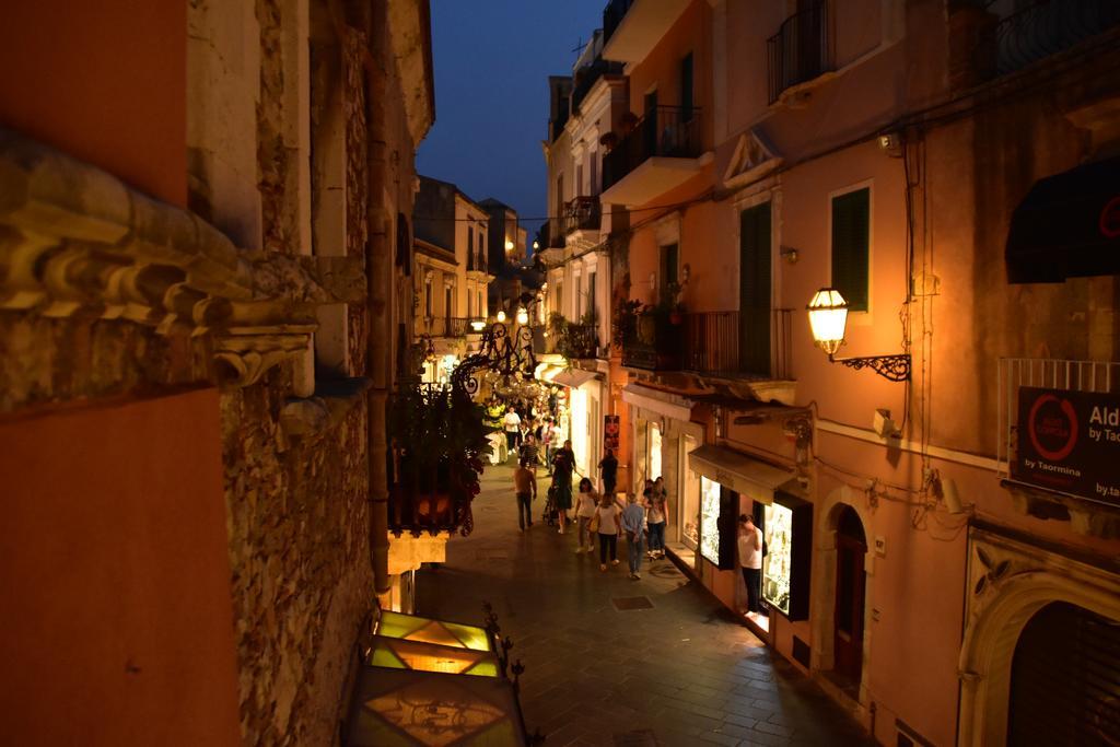 Charming Place Таормина Екстериор снимка